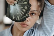 十二星座本命年攻略，红色内衣要穿满365天？