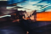 情感与决策，玄学依存与占卜的交织路径
