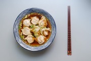 睡前床上三招瑜伽，养生助眠新体验