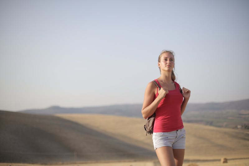 旅行约伴风险，同性拼房、隐藏的行李安检违禁品传递