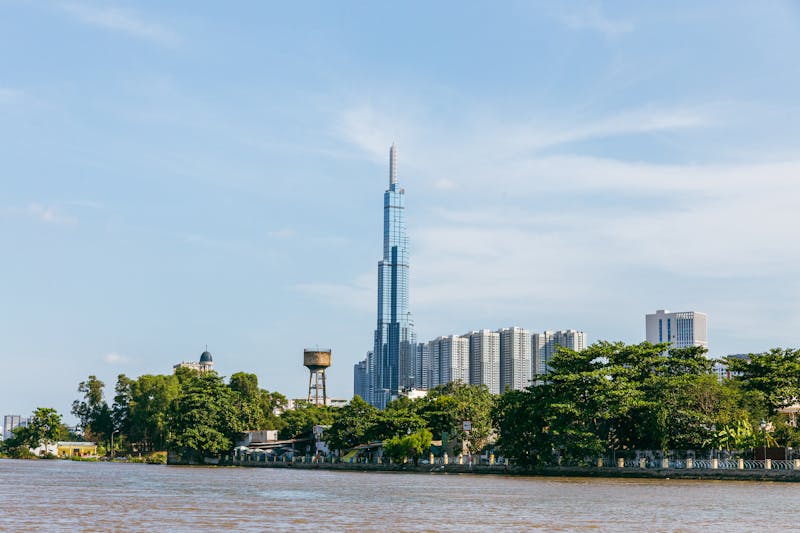 徒步装备轻量化，钛合金水壶与减重1kg的生命概率计算