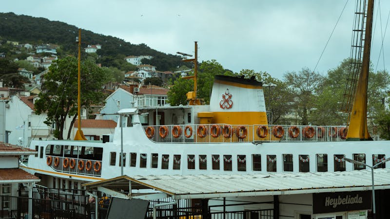 奇峰秀水间的自驾之旅，探索喀斯特地貌的壮丽景观