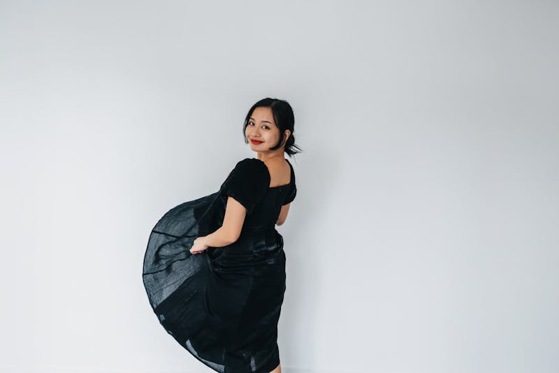 时尚交织，暗纹提花丝袜的菱格波点交响曲
