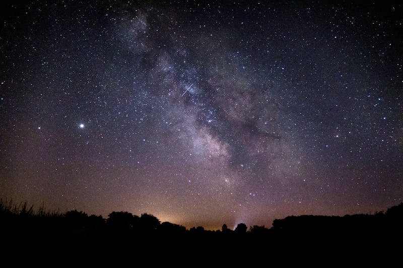 星座情感，虚拟恋人、代偿依赖与星座运势的交织关系